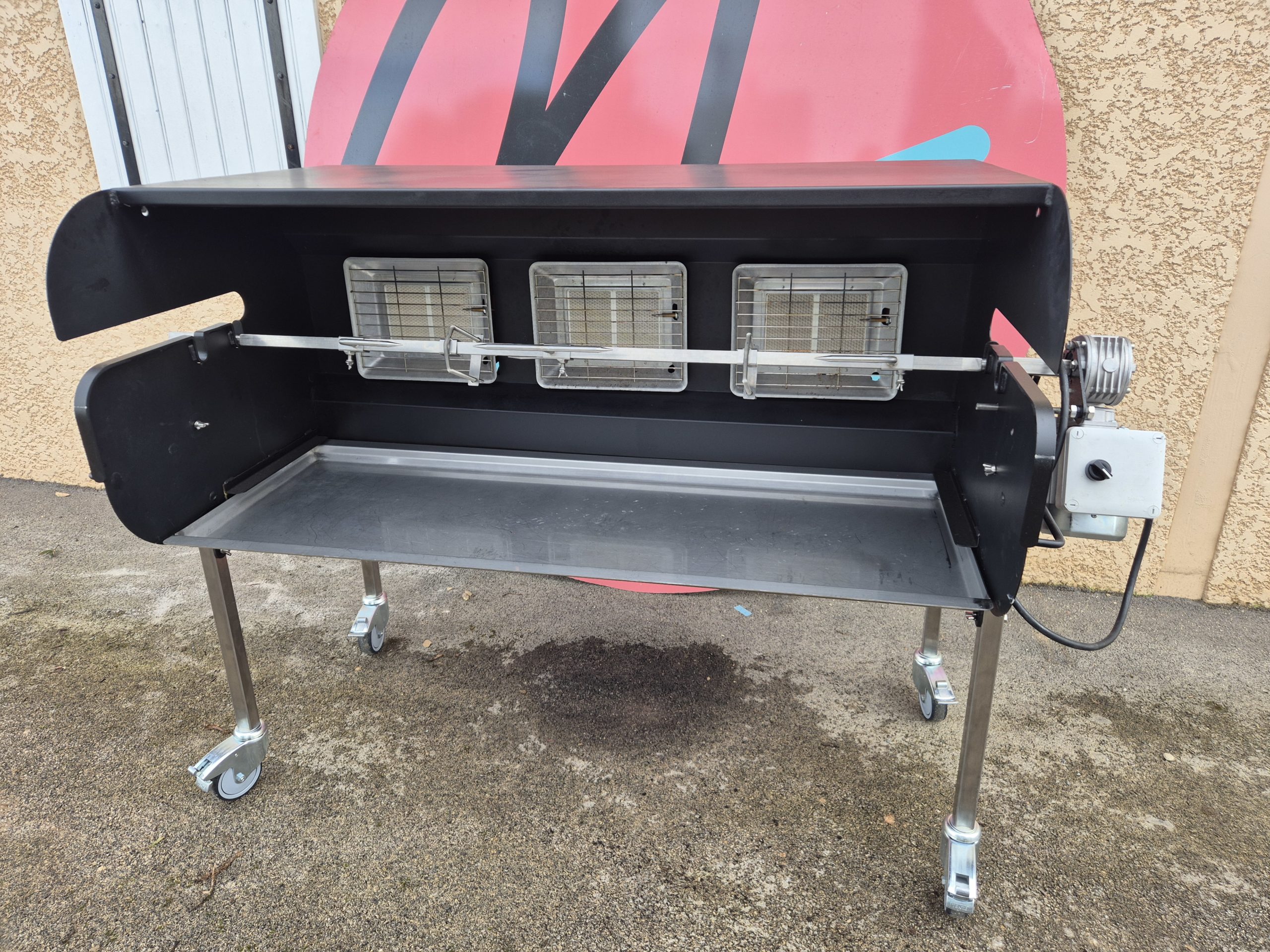 Location de broche à méchoui et rôtisserie à poulet à Lyon